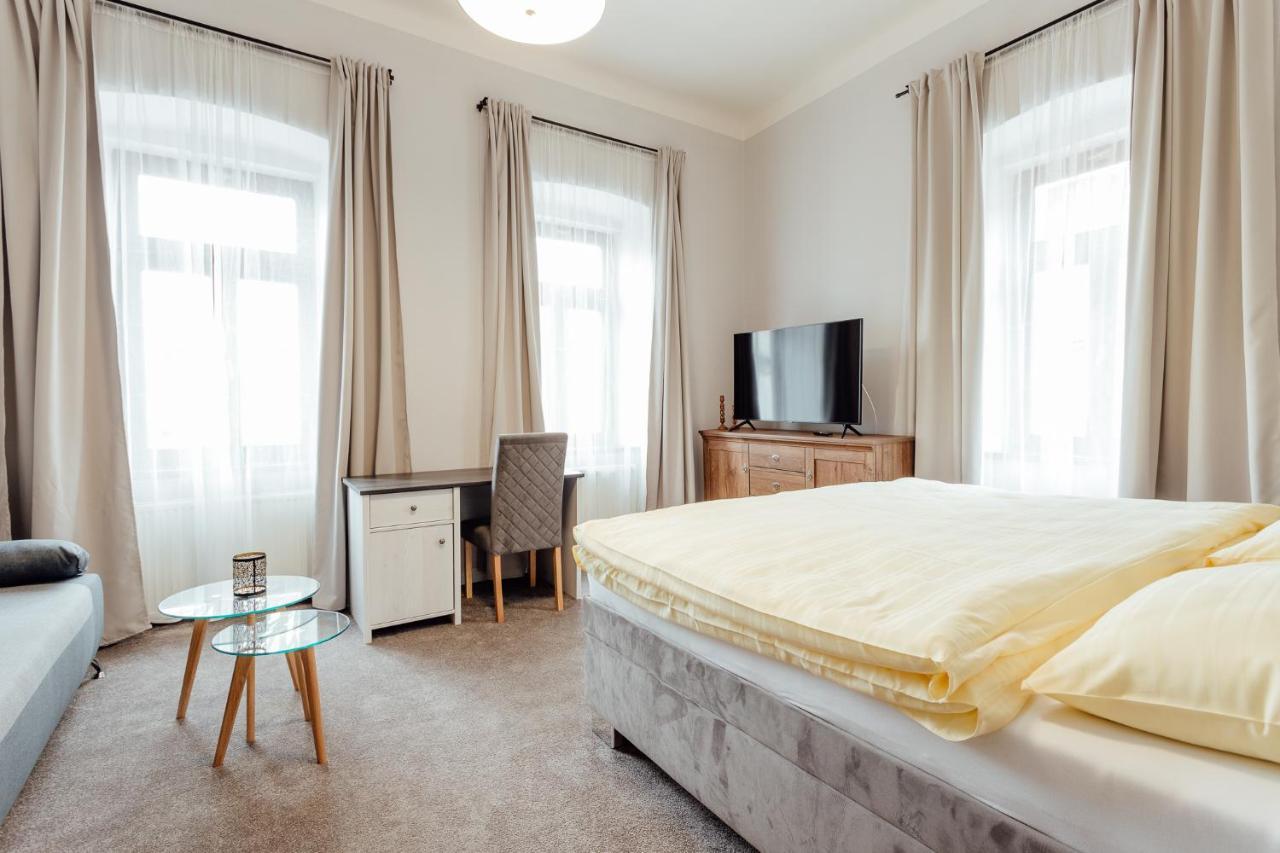 Botanicky Dvor Aparthotel บันสกา ชีอาว์นีซา ภายนอก รูปภาพ