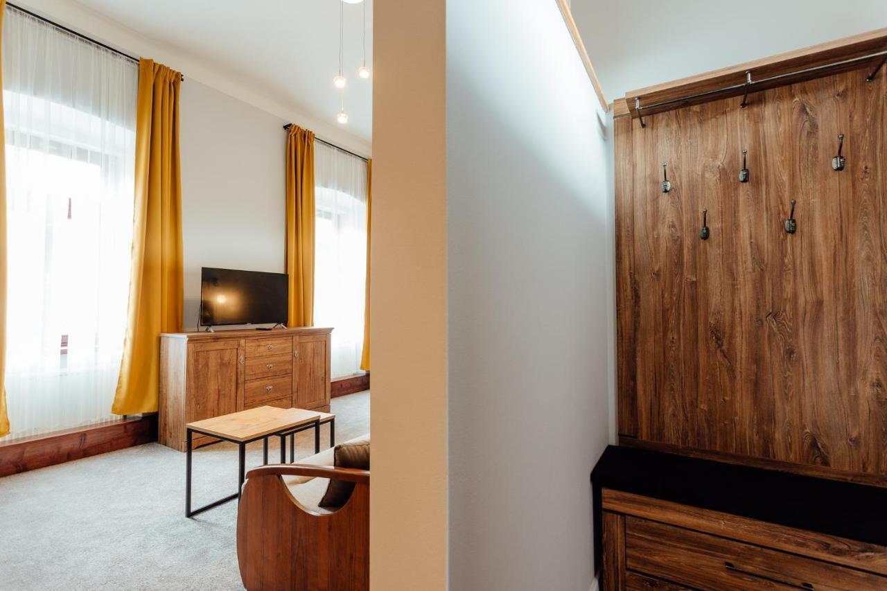 Botanicky Dvor Aparthotel บันสกา ชีอาว์นีซา ภายนอก รูปภาพ