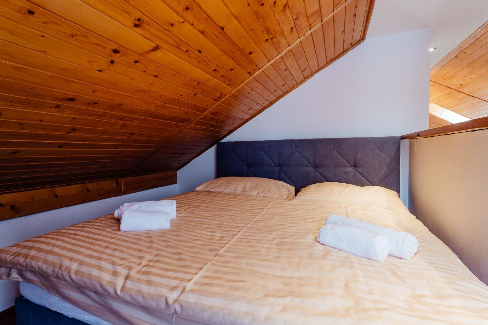 Botanicky Dvor Aparthotel บันสกา ชีอาว์นีซา ภายนอก รูปภาพ