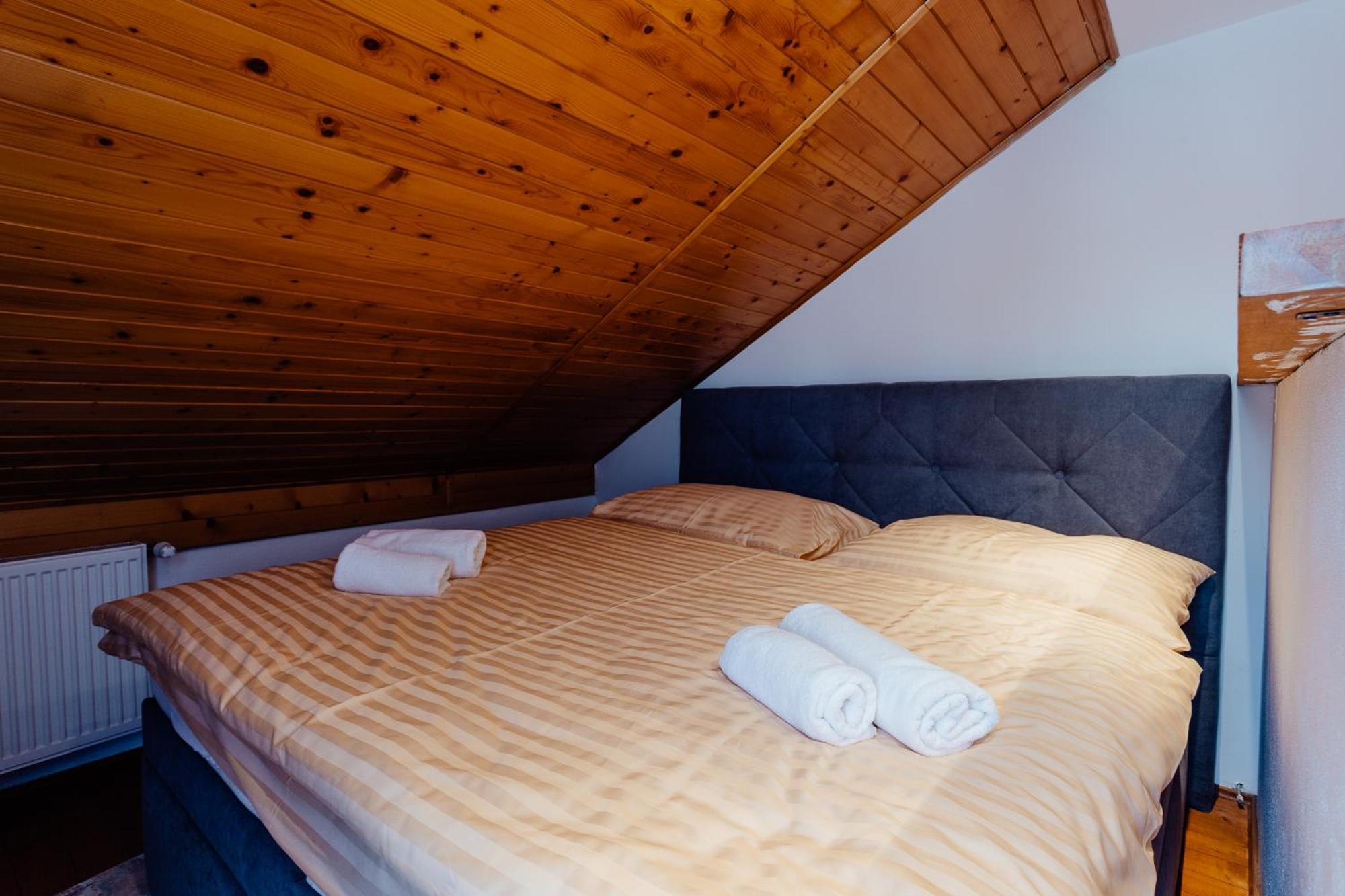 Botanicky Dvor Aparthotel บันสกา ชีอาว์นีซา ภายนอก รูปภาพ