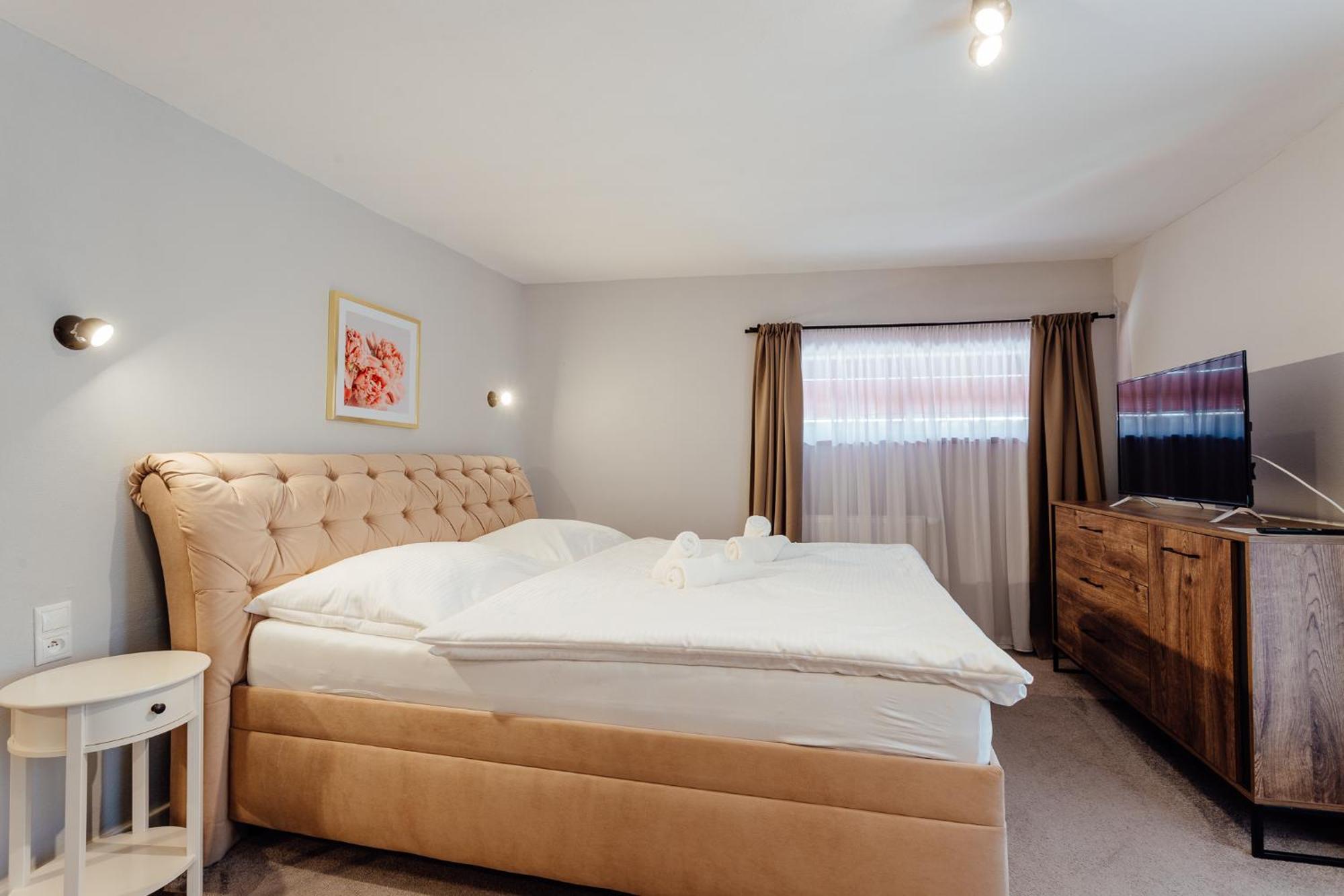 Botanicky Dvor Aparthotel บันสกา ชีอาว์นีซา ภายนอก รูปภาพ