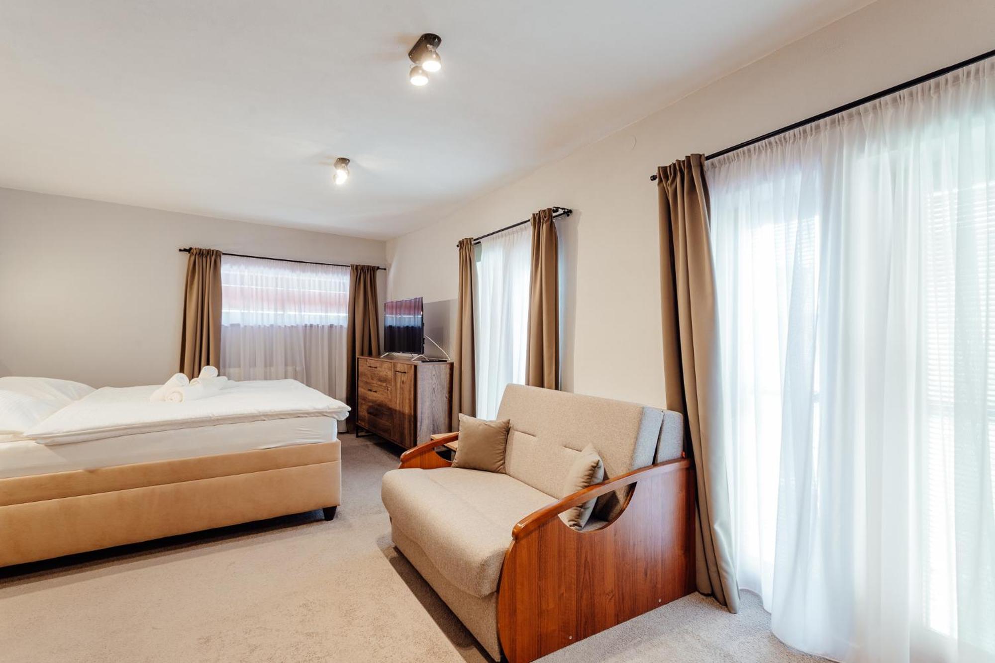 Botanicky Dvor Aparthotel บันสกา ชีอาว์นีซา ภายนอก รูปภาพ